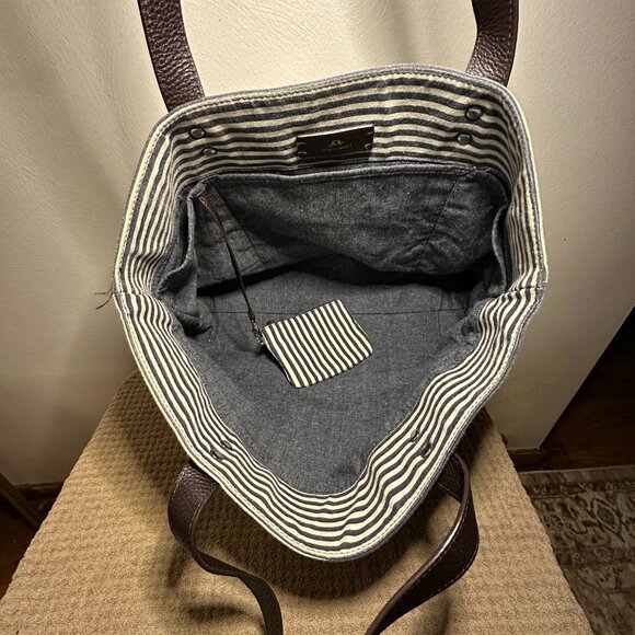 Chloe + Isabel Large Carryall Tote + Pouch - Picture 4 of 13